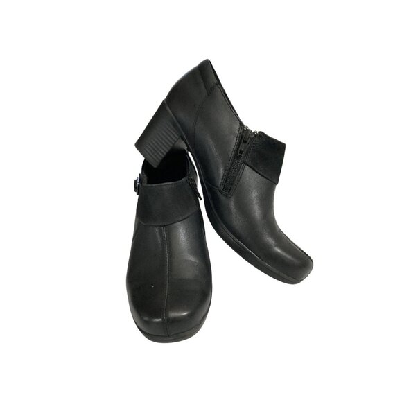 Clarks Women's  Size 7M Black Leather Side Zippers Ankle Booties shoes - Picture 1 of 8